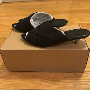 Vince Camuto Zoey Peep Toe Crossover kitten heel.Black.Size 5.5.Material.New.